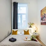Walk To Opera & Basilica - Live Like A Local