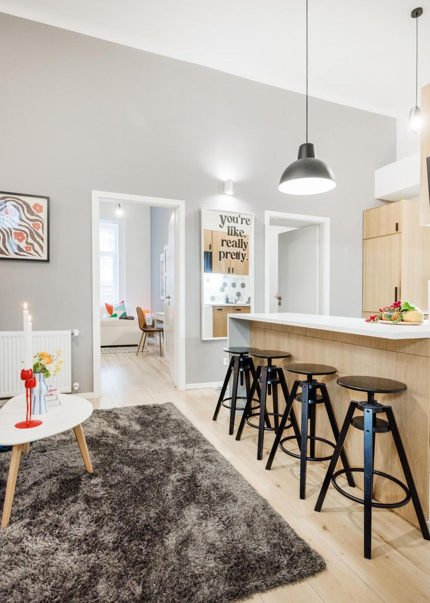 Walk To Opera & Basilica - Live Like A Local Apartment *
